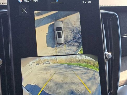 Used 2025 Volvo XC90 B5 Plus w/ Protection Package image 31