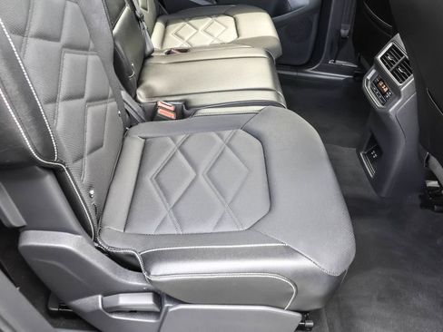 Certified 2024 Volkswagen Atlas SE AWD/4WD image 36