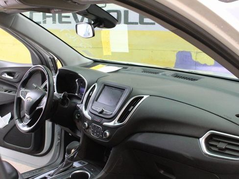 Used 2022 Chevrolet Equinox LT image 10