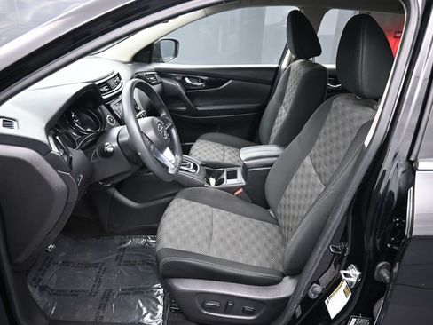 Used 2019 Nissan Rogue Sport SV image 18