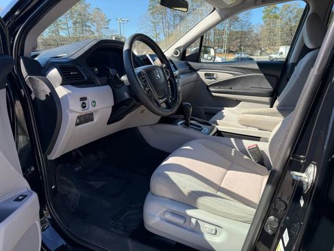 Used 2018 Honda Pilot EX image 9