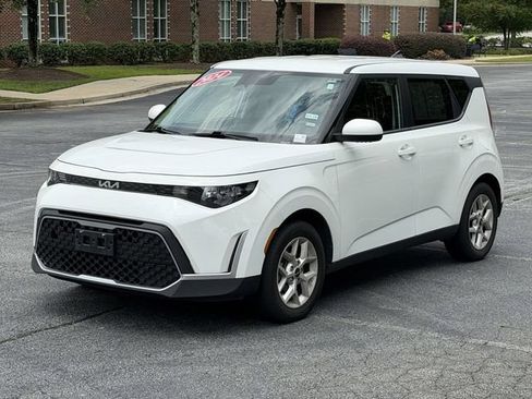 Certified 2024 Kia Soul LX w/ Option Group 015 FWD image 2