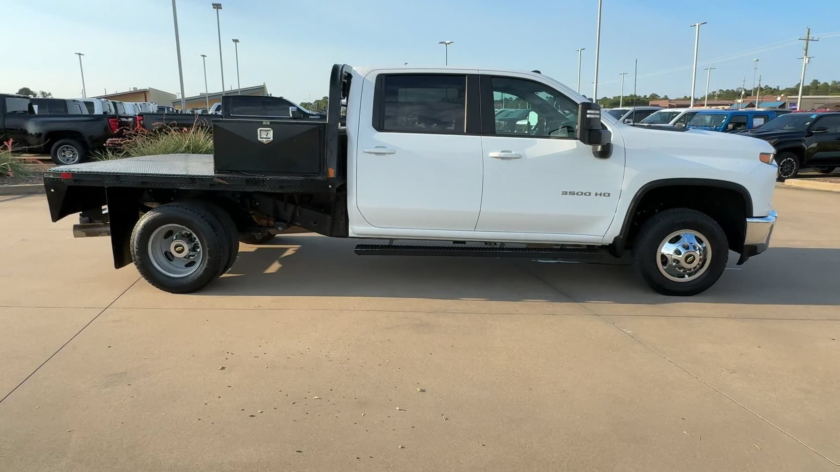 Used 2022 Chevrolet Silverado 3500 LT w/ Convenience Package AWD/4WD image 2