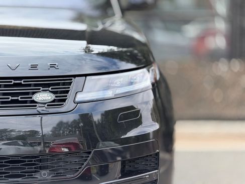 Used 2023 Land Rover Range Rover Sport SE AWD/4WD image 5