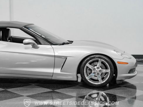 Used 2005 Chevrolet Corvette Convertible w/ Preferred Equipment Group image 29