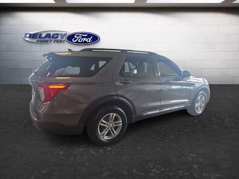 Used 2021 Ford Explorer XLT w/ Equipment Group 202A AWD/4WD image 7