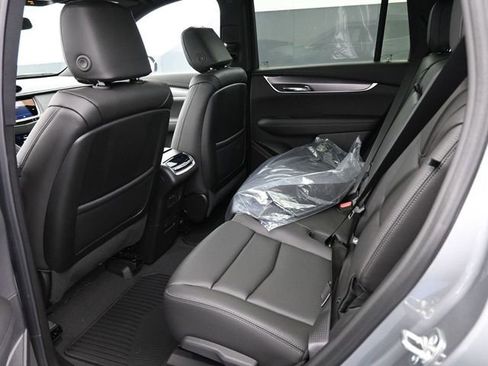 New 2025 Cadillac XT6 Luxury image 15