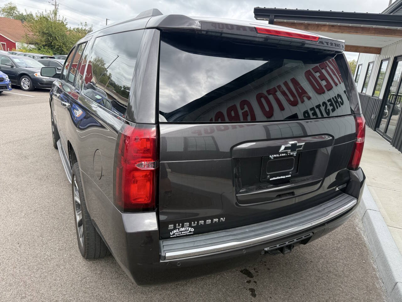 Used 2018 Chevrolet Suburban Premier AWD/4WD image 10