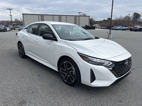 Used 2025 Nissan Sentra SR image 9