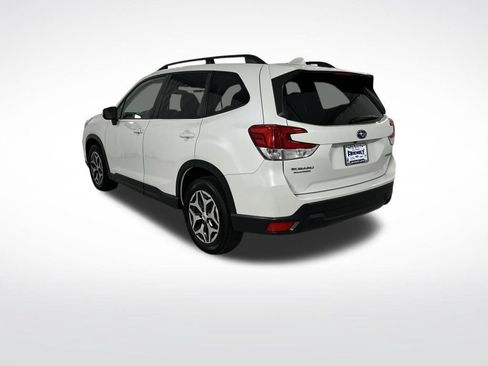 Used 2020 Subaru Forester Premium AWD/4WD image 4