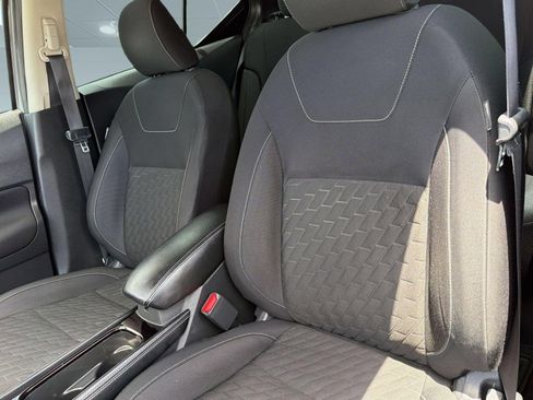 Used 2022 Nissan Kicks SV w/ Interior Electronics Package FWD image 24