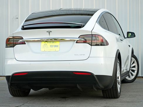 Used 2020 Tesla Model X Long Range image 5