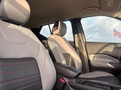 Used 2024 Nissan Kicks SR w/ SR Premium Package FWD image 25