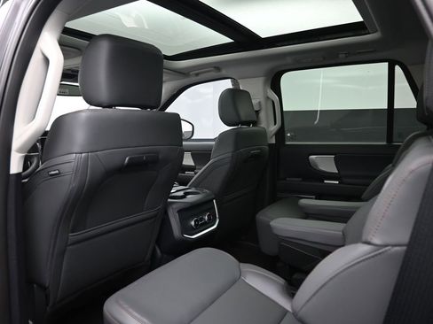 New 2025 Ford Expedition Active image 25