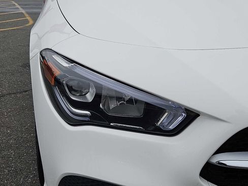 Used 2023 Mercedes-Benz CLA 250 4MATIC image 10
