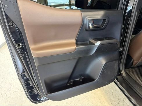 Used 2021 Toyota Tacoma Limited AWD/4WD image 20
