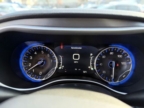 New 2026 Chrysler Pacifica Select image 11