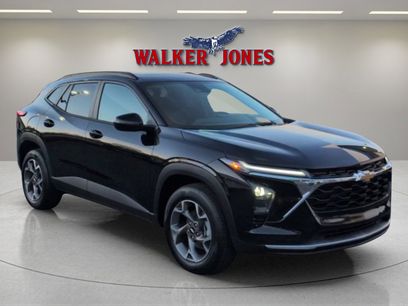 New 2026 Chevrolet Trax LT w/ Sunroof Package