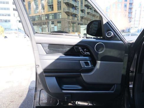 Used 2019 Land Rover Range Rover Autobiography image 20