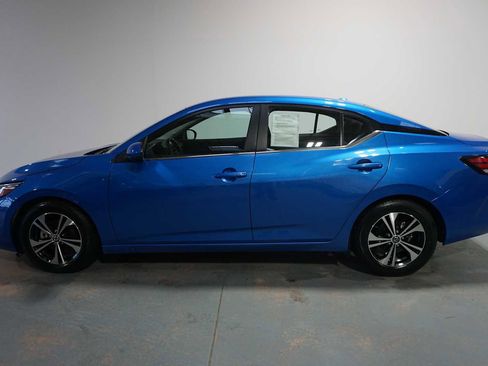 Used 2023 Nissan Sentra SV image 2