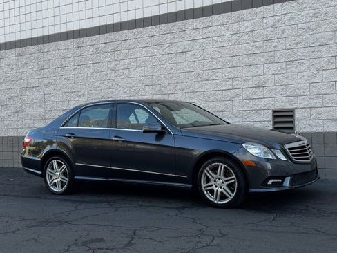 Used 2010 Mercedes-Benz E 550 Sport image 22