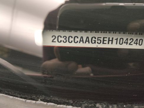 Used 2014 Chrysler 300 w/ Driver Convenience Group RWD image 33