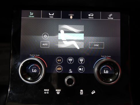 Used 2018 Land Rover Range Rover Velar S AWD/4WD image 21