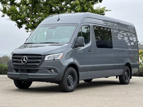 Used 2024 Mercedes-Benz Sprinter 2500 image 7