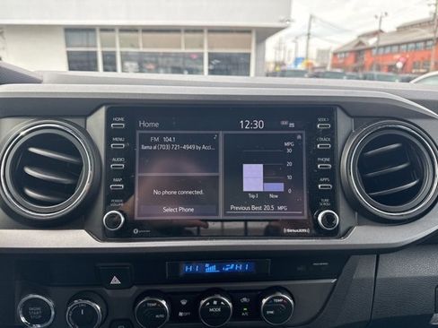 Used 2022 Toyota Tacoma TRD Off-Road w/ Technology Package image 6