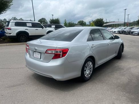 Used 2012 Toyota Camry LE FWD image 7