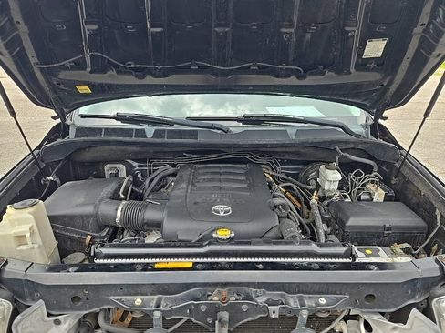 Used 2012 Toyota Tundra Limited w/ Platinum Pkg AWD/4WD image 27
