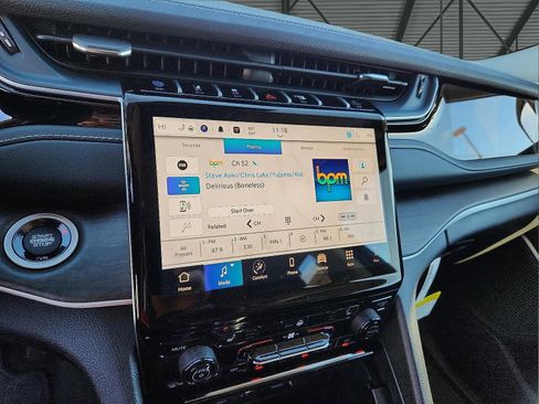 New 2024 Jeep Grand Cherokee Limited 4xe image 9