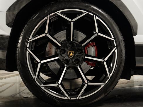 Used 2024 Lamborghini Urus Performante AWD/4WD image 48