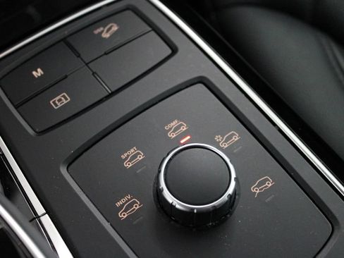 Used 2019 Mercedes-Benz GLE 400 4MATIC image 39