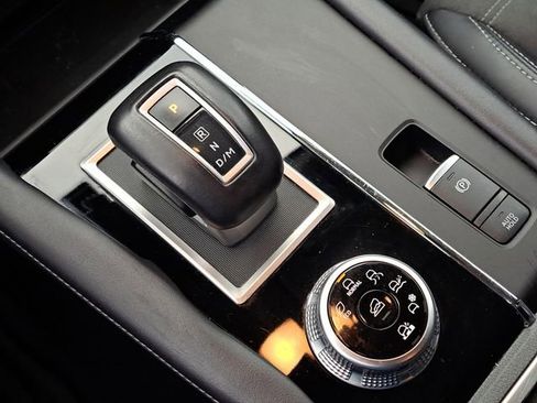 Used 2024 Mitsubishi Outlander Ralliart image 16