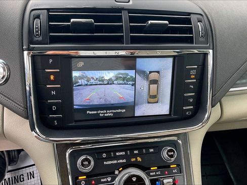 Used 2019 Lincoln Continental Reserve AWD/4WD image 14