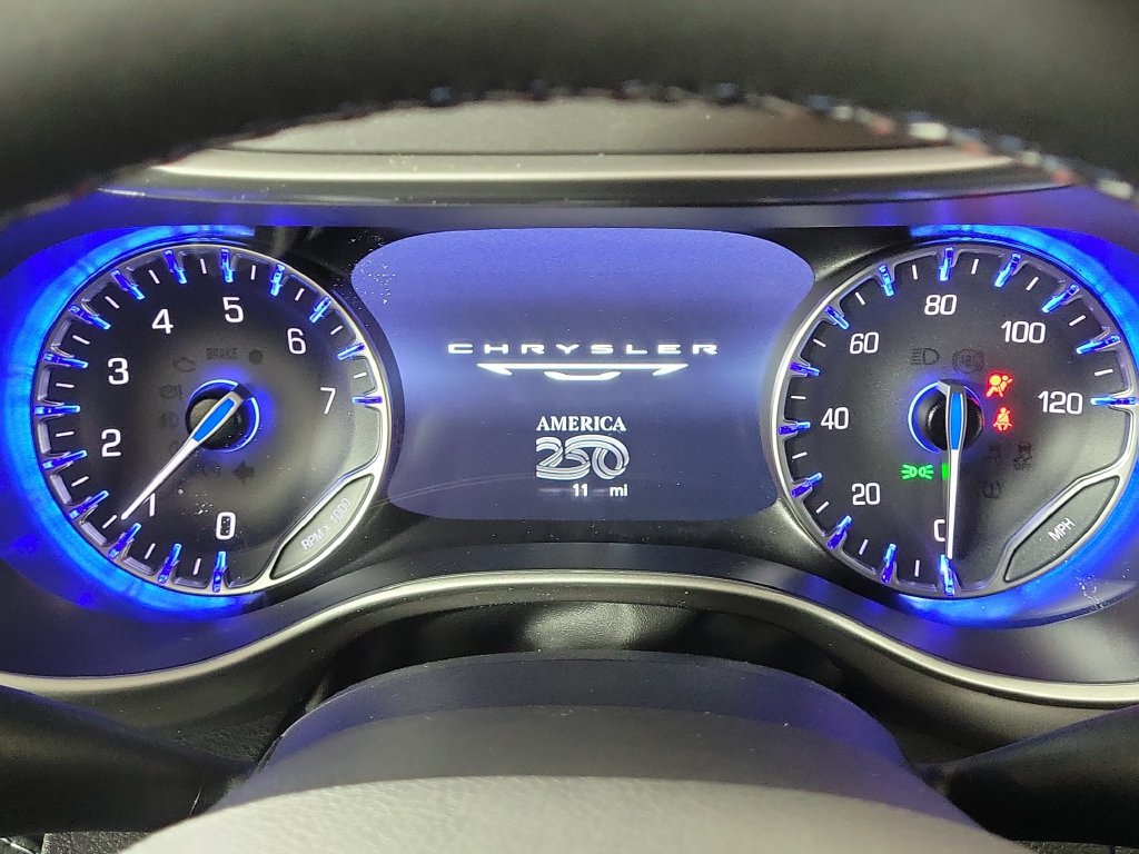 New 2027 Chrysler Pacifica Select FWD image 18