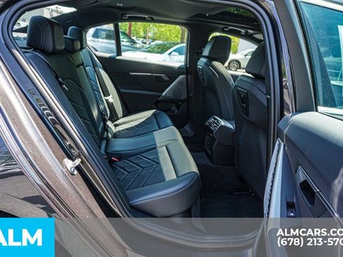 Used 2024 BMW i5 eDrive40i image 23