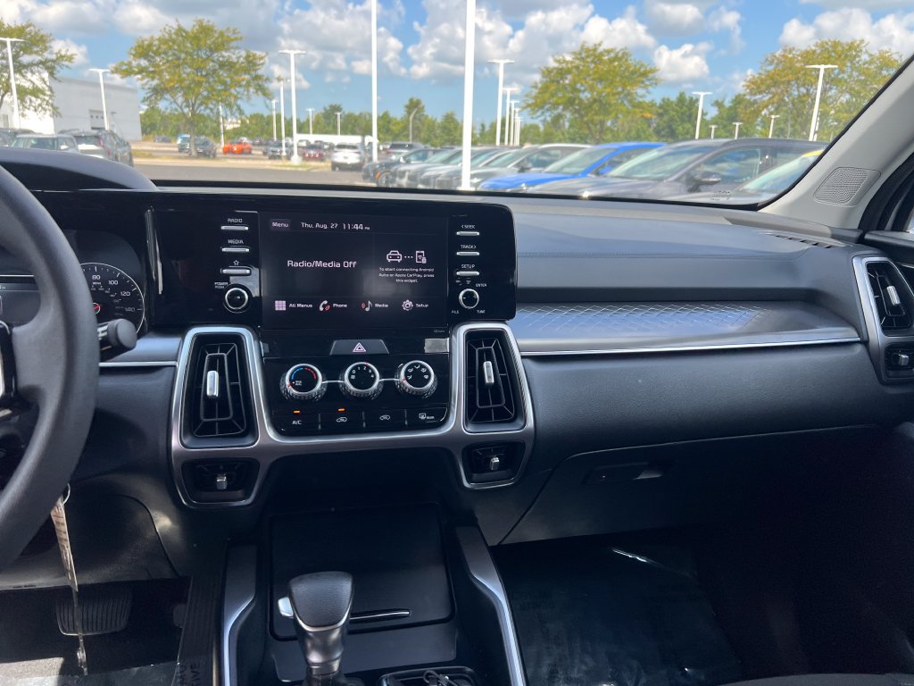 Certified 2023 Kia Sorento LX AWD/4WD image 13