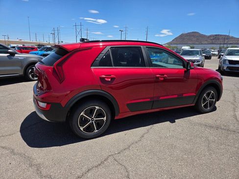 New 2025 Kia Niro EX image 3