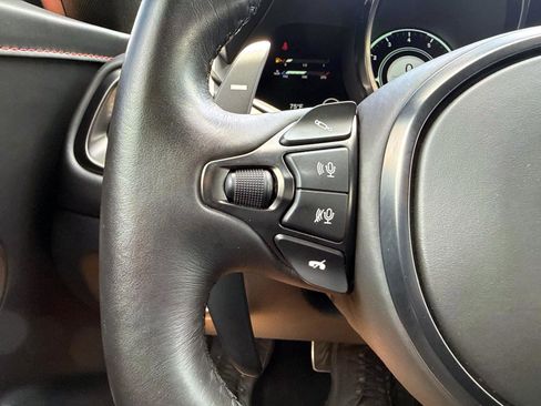 Used 2022 Aston Martin V8 Vantage Roadster RWD image 30