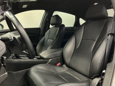 Used 2024 Honda Accord Sport image 9