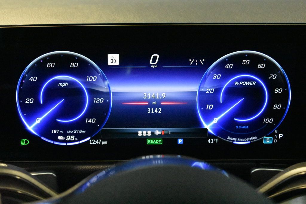 Used 2024 Mercedes-Benz EQB 300 4MATIC image 20
