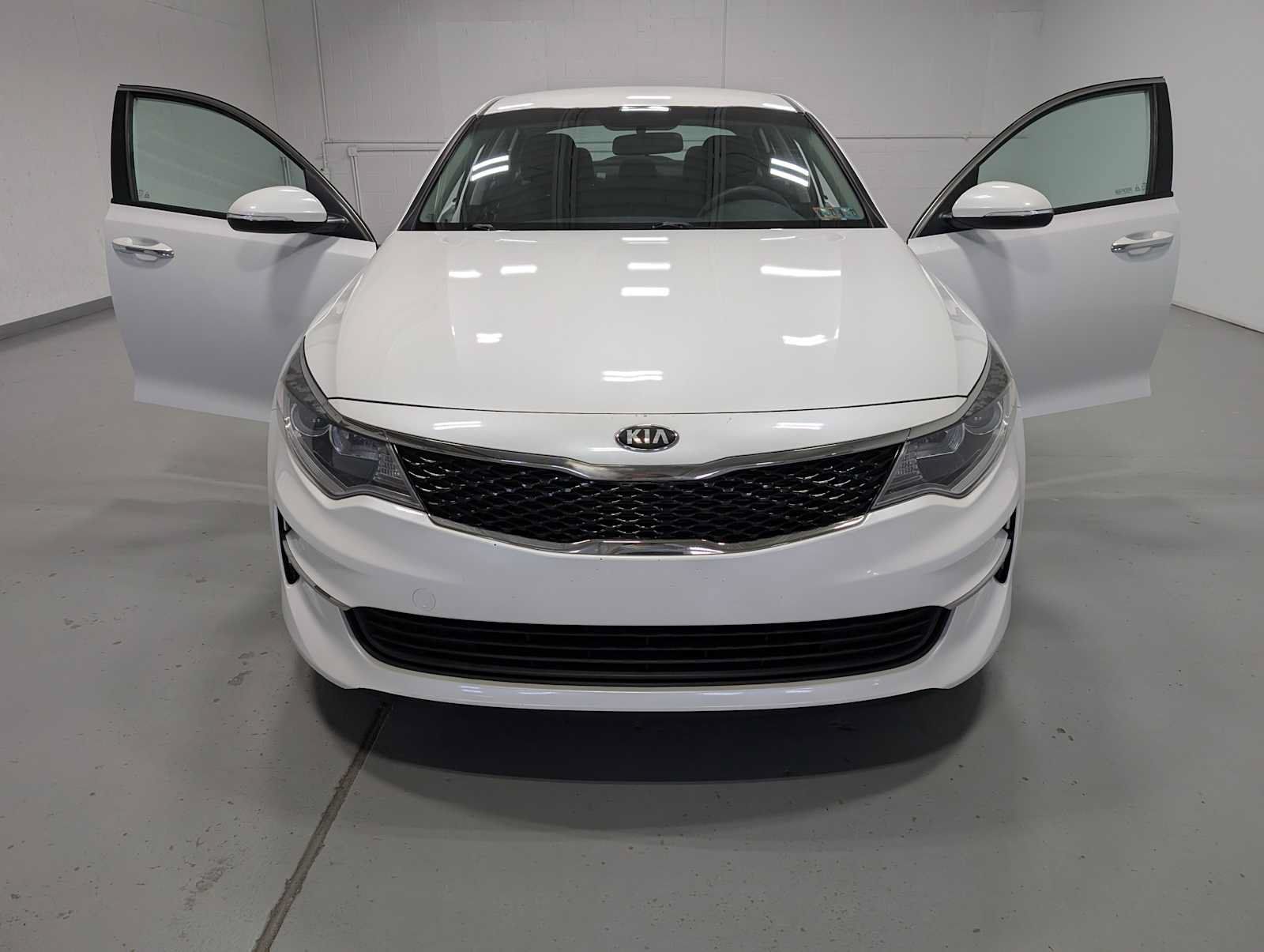 Used 2016 Kia Optima LX FWD image 14