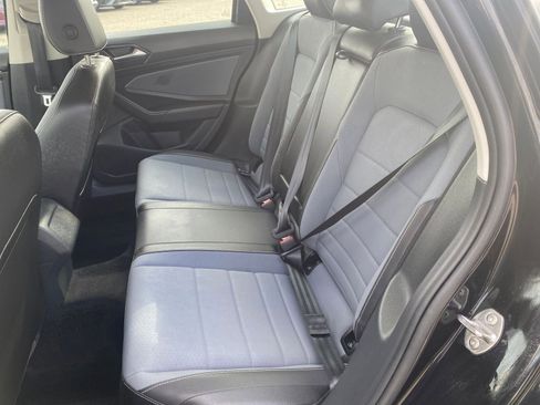 Used 2025 Volkswagen Jetta SE image 25