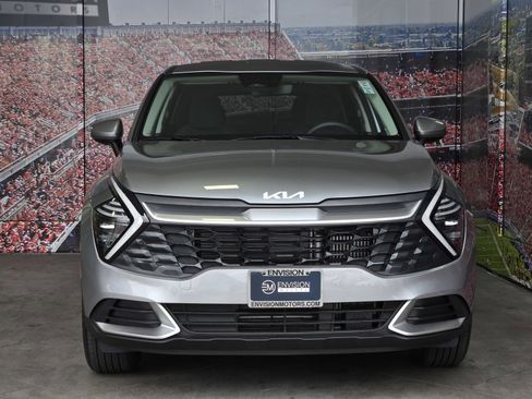 Used 2025 Kia Sportage LX image 3