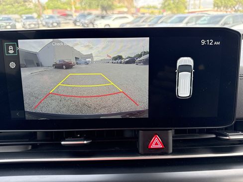 Used 2026 Kia Carnival FWD image 23