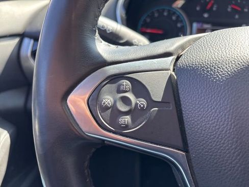 Used 2018 Chevrolet Traverse LT image 17