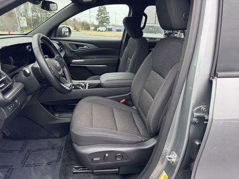Used 2024 Chevrolet Traverse LT image 19