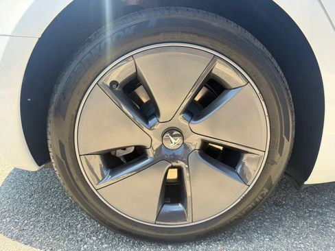 Used 2023 Tesla Model 3 Standard Range RWD image 29